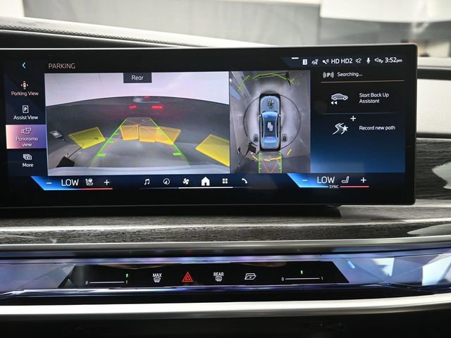 Used 2025 BMW 740i image 12