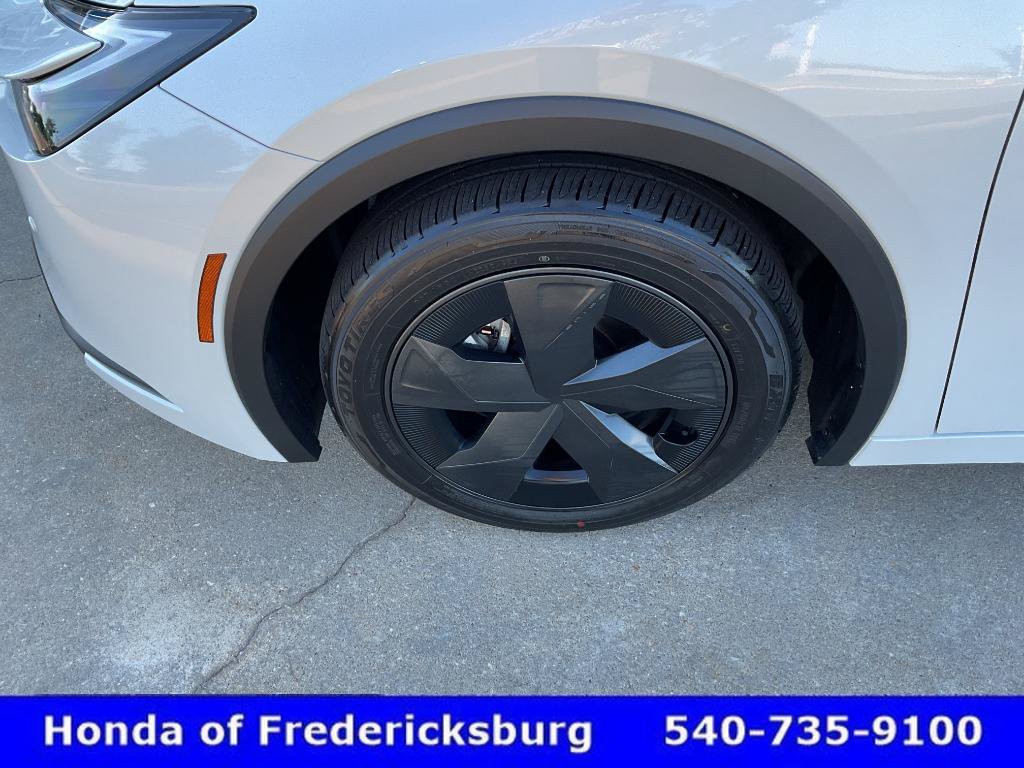Used 2026 Toyota Prius LE FWD image 9