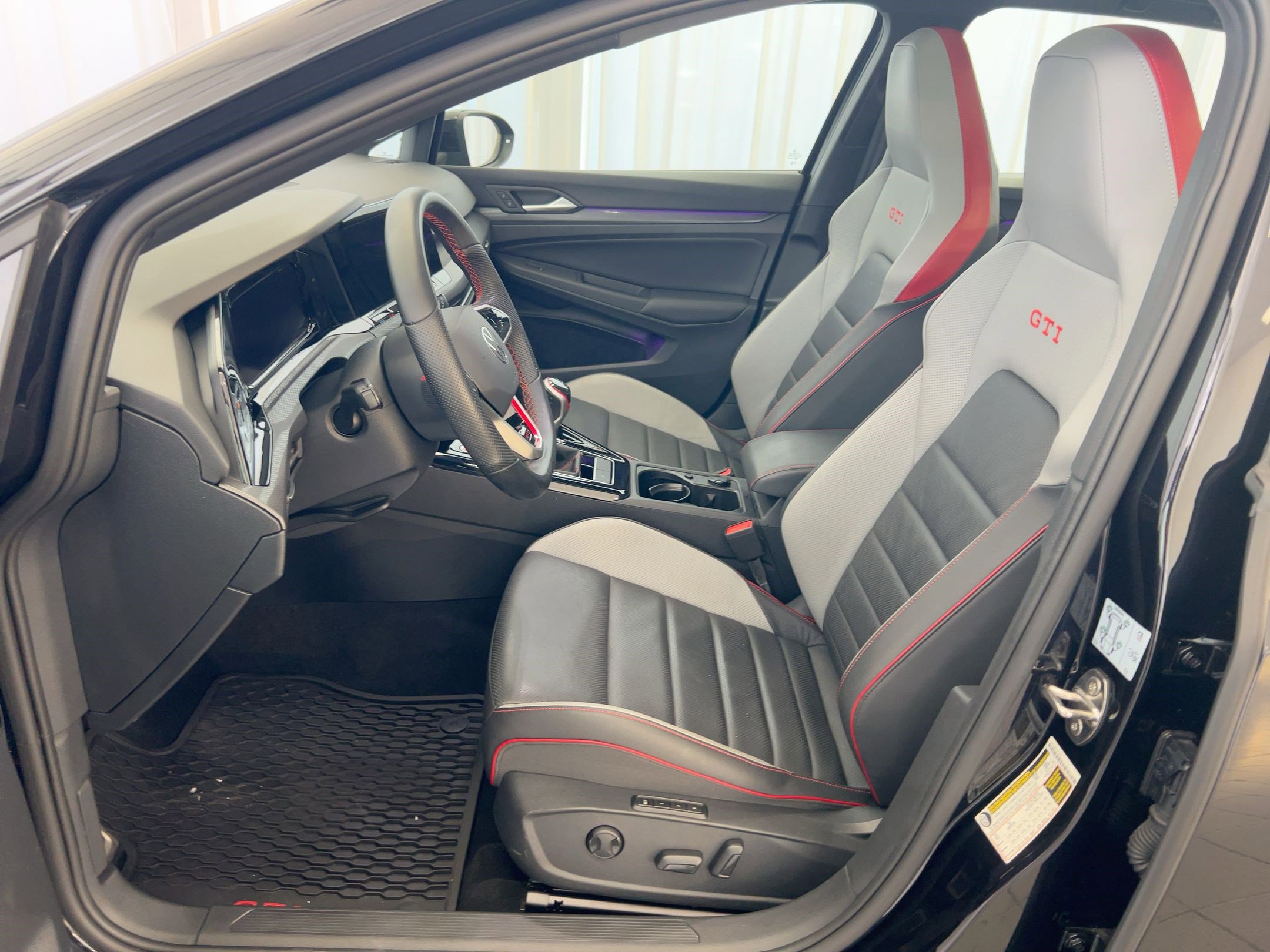 Certified 2024 Volkswagen GTI SE image 5