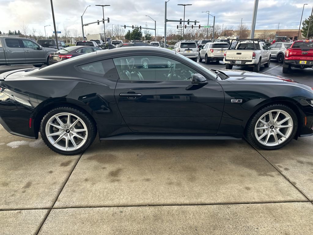 Used 2024 Ford Mustang GT Premium image 5