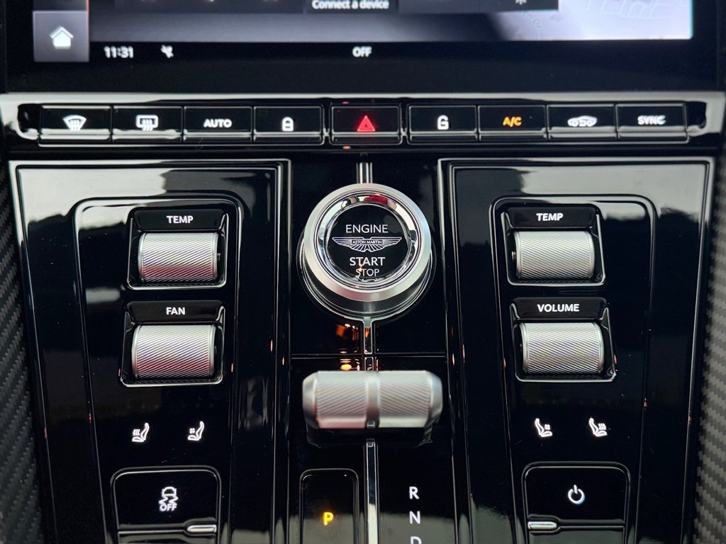 Used 2025 Aston Martin DB12 image 19