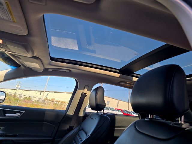 Used 2019 Ford Edge SEL w/ Equipment Group 201A AWD/4WD image 12