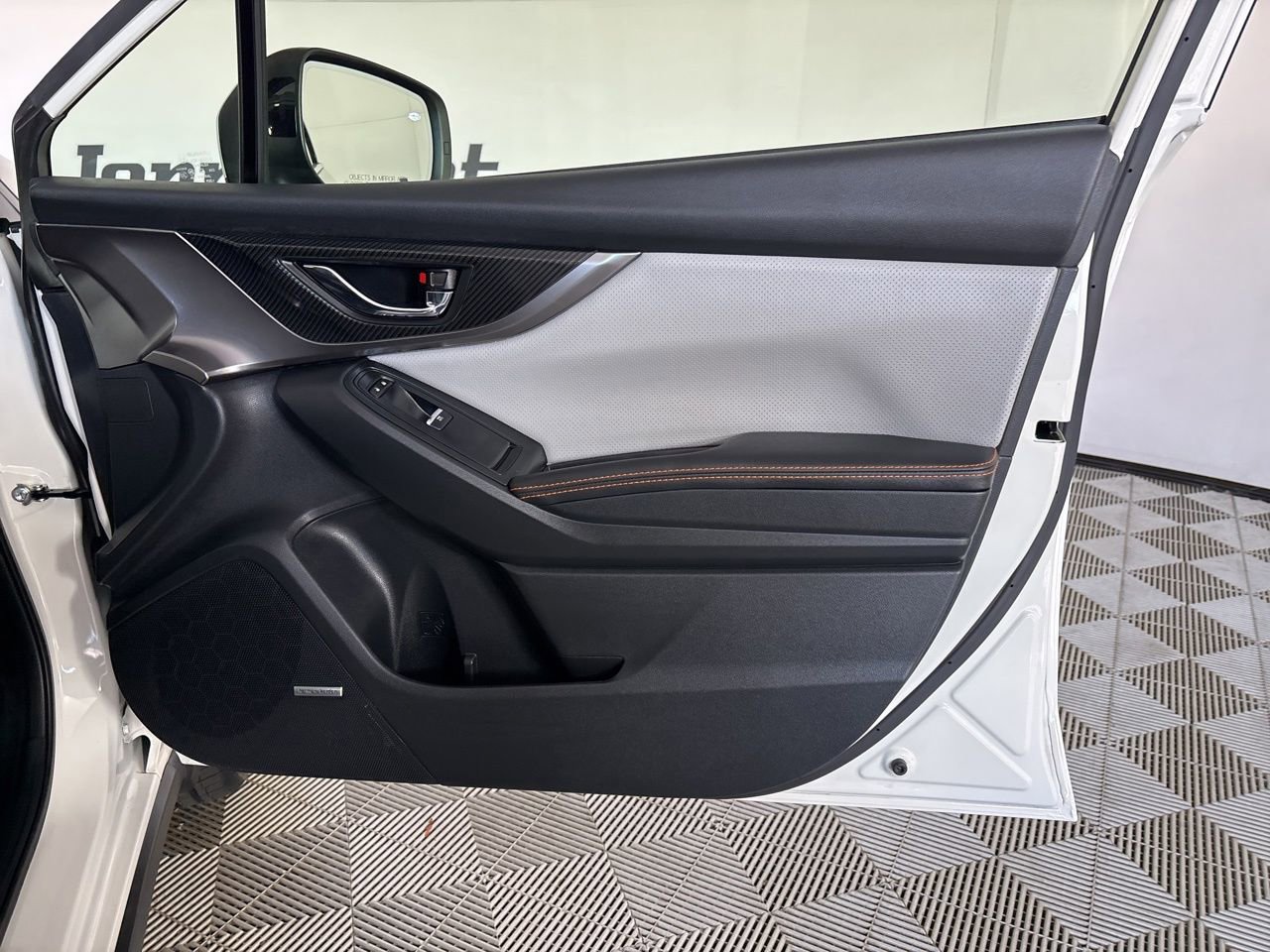 Used 2020 Subaru Crosstrek 2.0i Limited w/ Moonroof Package w/Navigation image 31