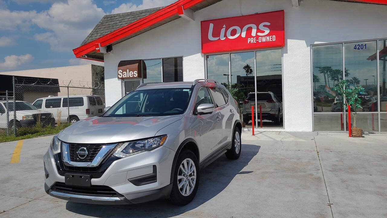 Used 2018 Nissan Rogue SV w/ Premium Package AWD/4WD image 2