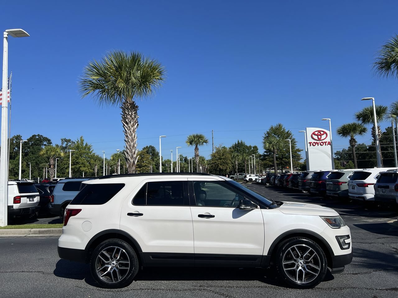 Used 2016 Ford Explorer Sport AWD/4WD image 11
