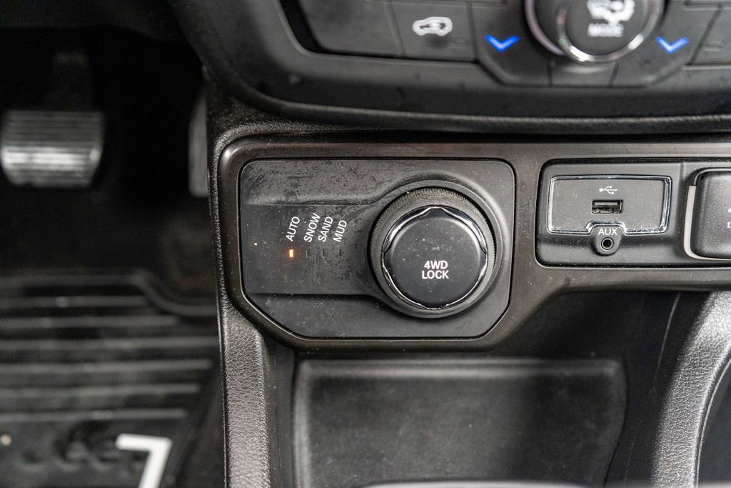 Used 2023 Jeep Renegade Limited image 27