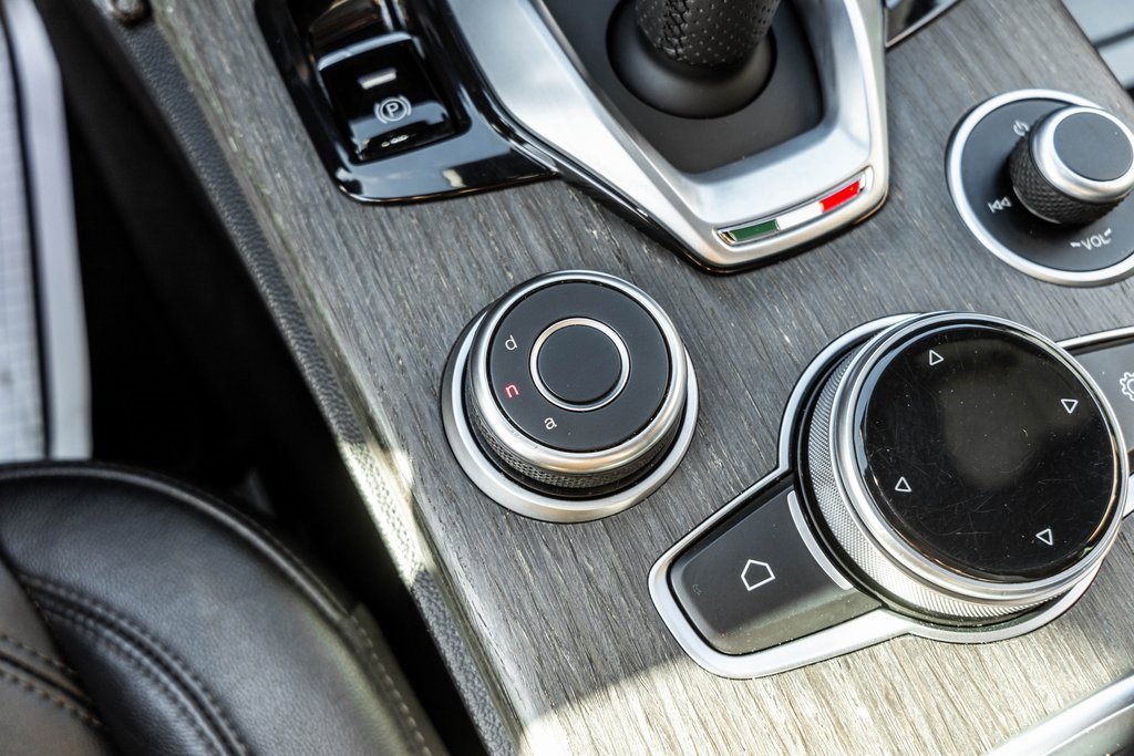 Used 2022 Alfa Romeo Stelvio Ti w/ Active Assist Plus Package image 23