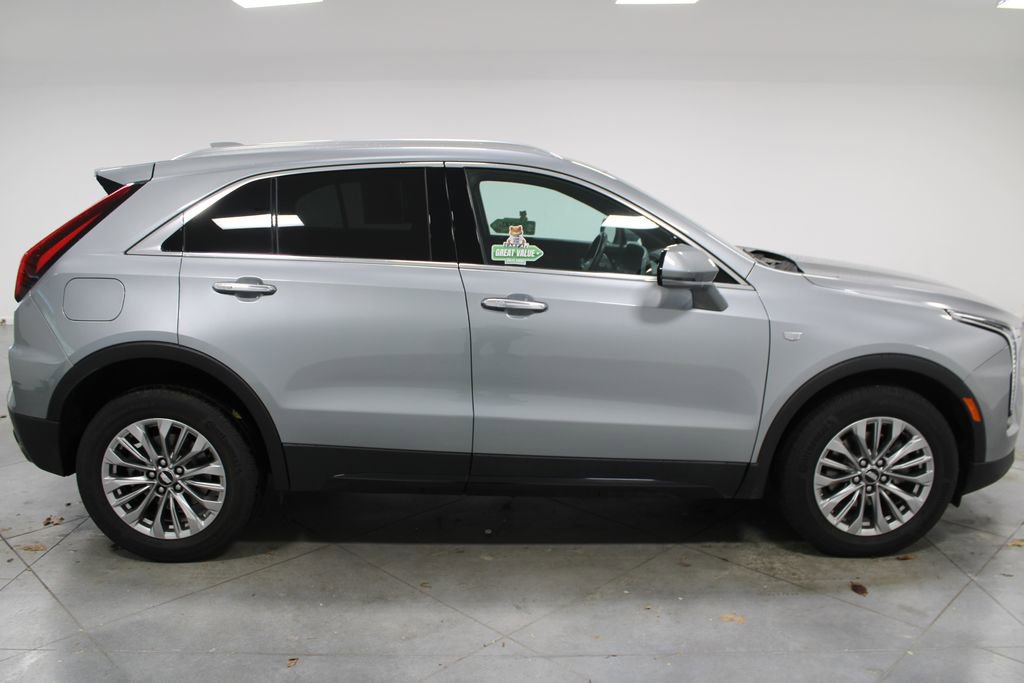 Used 2024 Cadillac XT4 Premium Luxury image 10