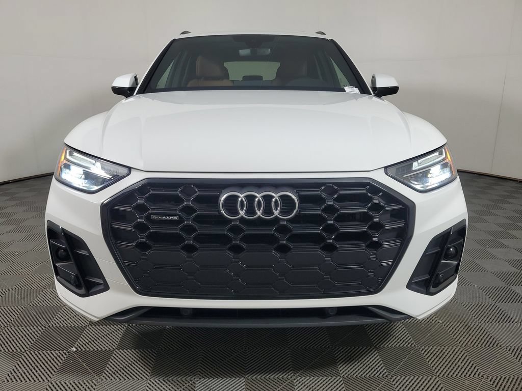 Used 2025 Audi Q5 2.0T Premium w/ Convenience Plus Package AWD/4WD image 2