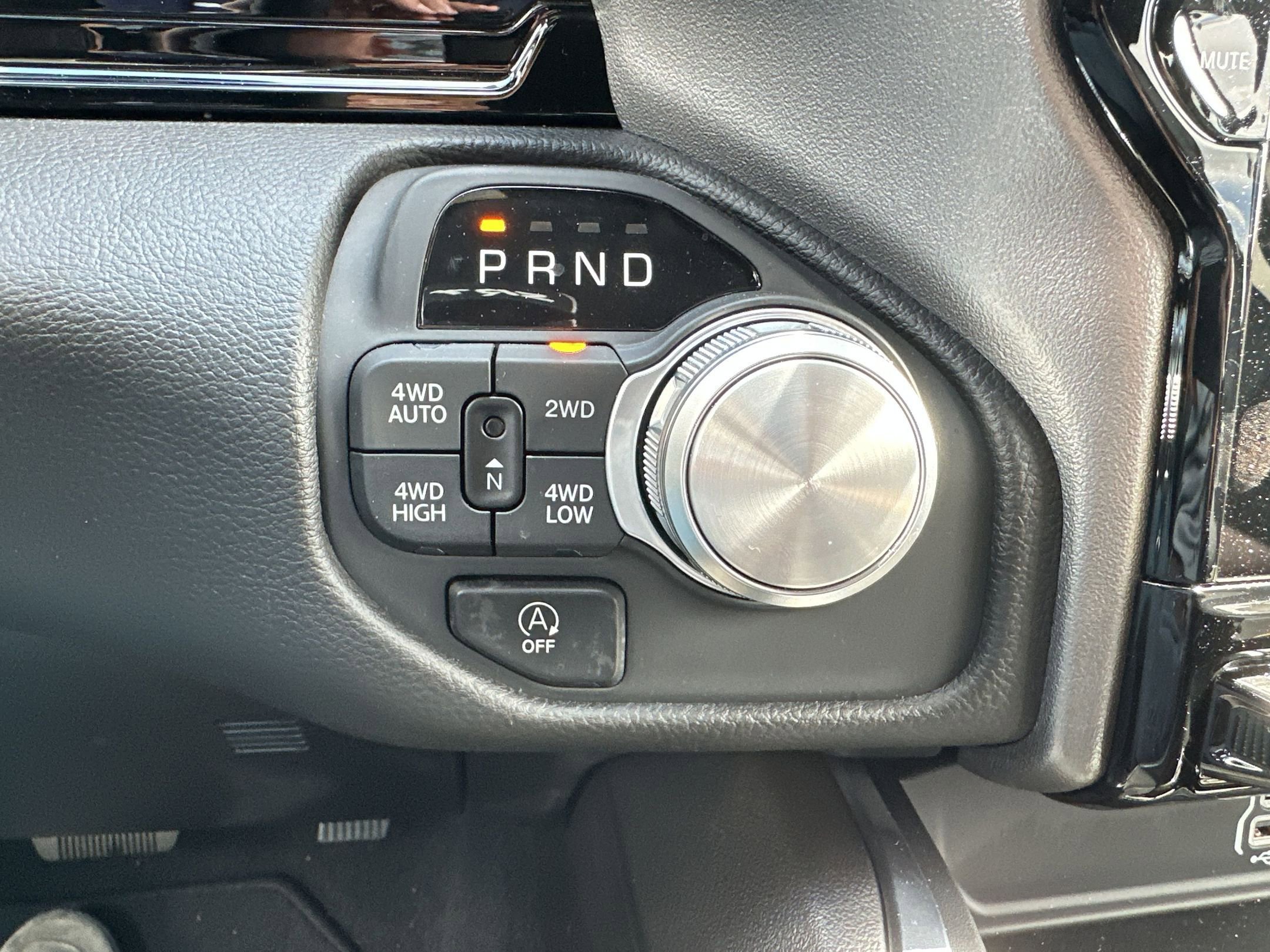 Used 2025 RAM 1500 Laramie AWD/4WD image 19