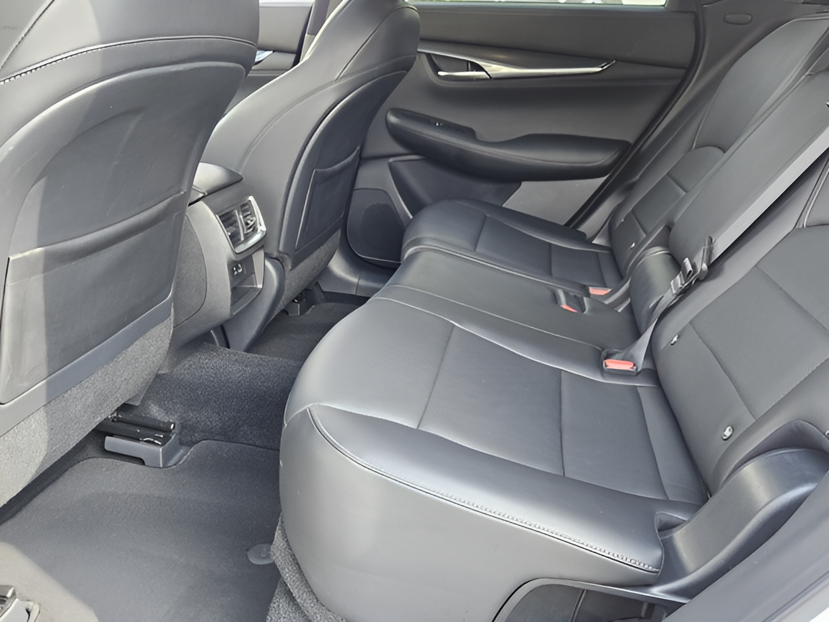 Used 2023 INFINITI QX55 Luxe w/ Cargo Package AWD/4WD image 9