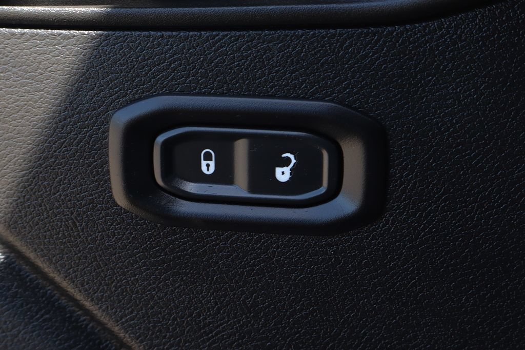 Used 2023 Jeep Gladiator Mojave w/ LED Lighting Group AWD/4WD image 14
