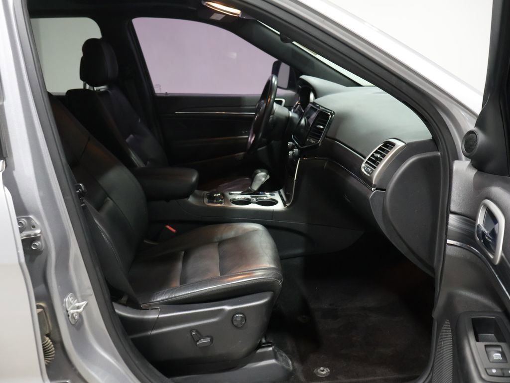 Used 2019 Jeep Grand Cherokee Limited image 24
