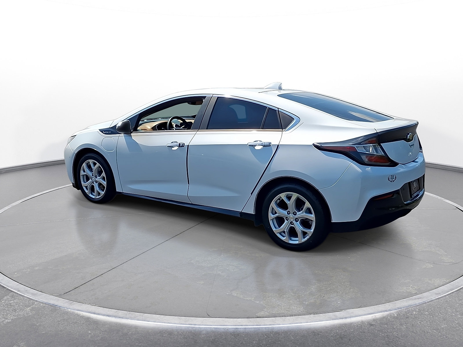 Used 2017 Chevrolet Volt Premier w/ Driver Confidence II Package FWD image 6