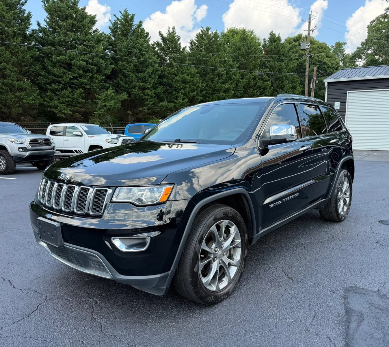 Used 2018 Jeep Grand Cherokee Limited RWD image 3