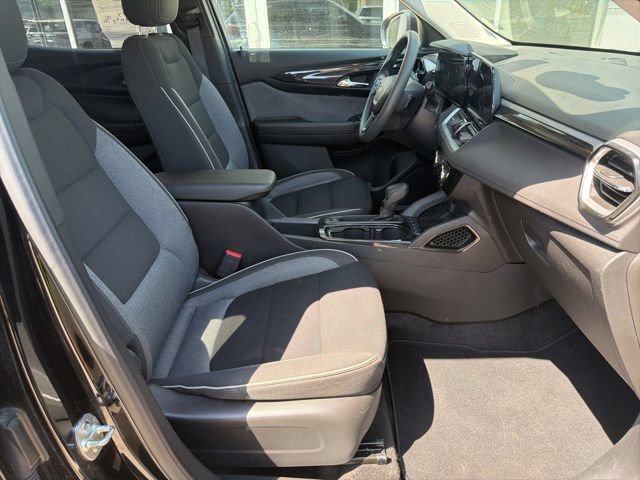 Used 2025 Chevrolet TrailBlazer LT AWD/4WD image 15