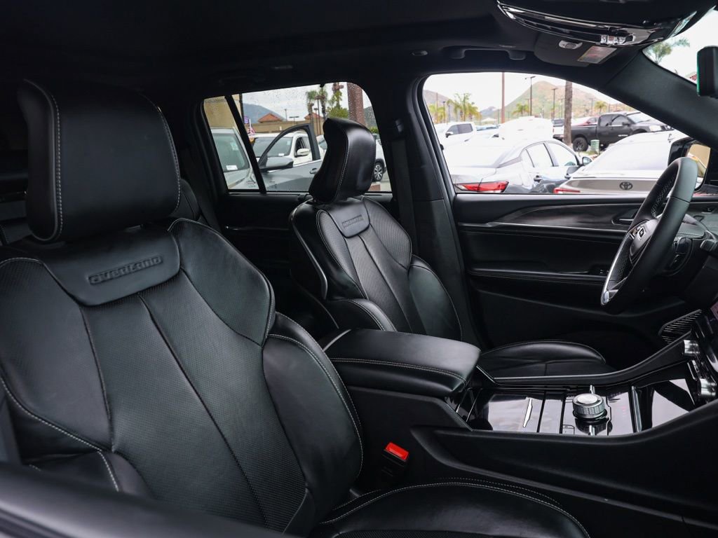 Used 2024 Jeep Grand Cherokee Overland w/ Luxury Tech Group IV image 21