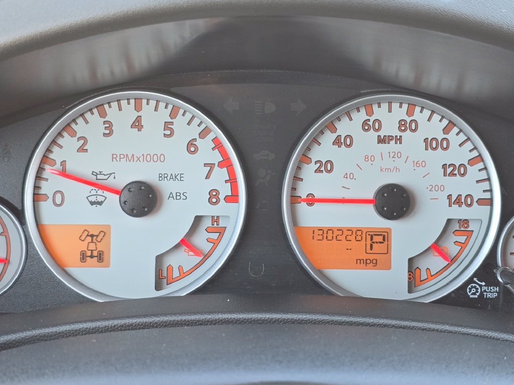 Used 2011 Nissan Frontier PRO-4X AWD/4WD image 29