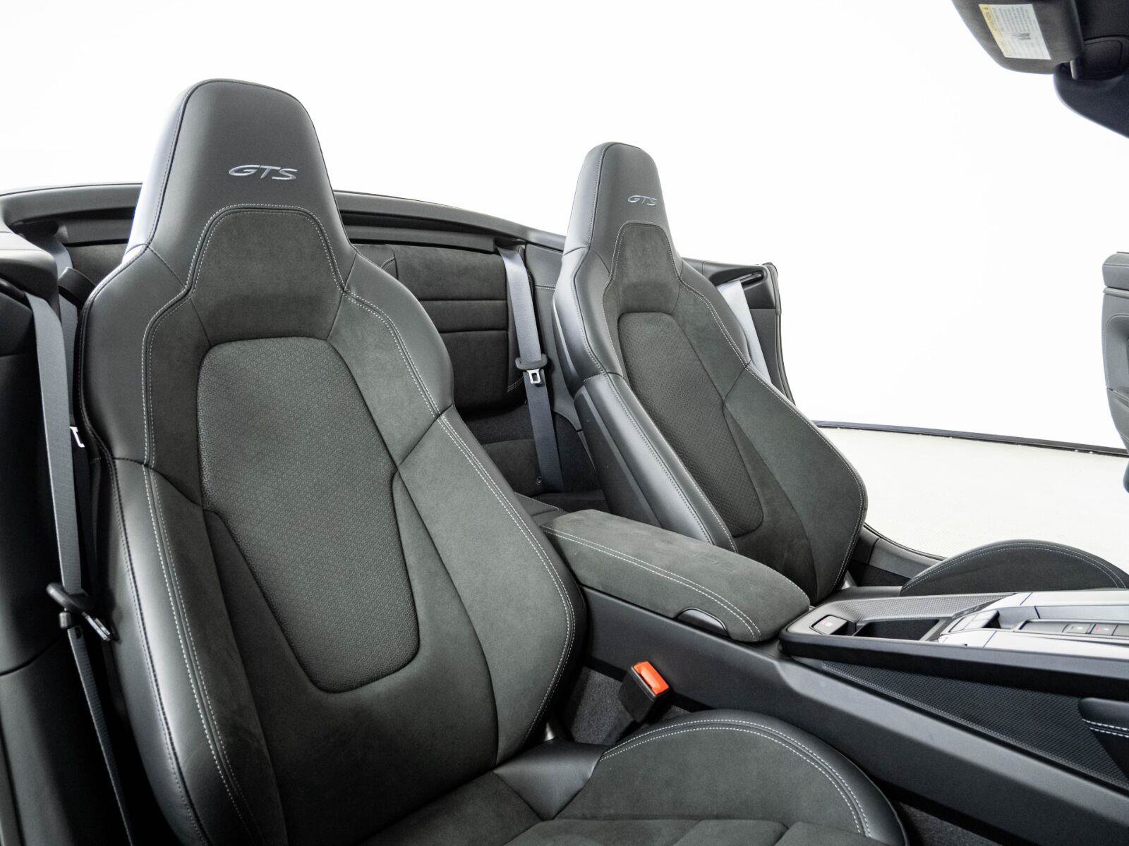 Certified 2025 Porsche 911 Carrera 4 GTS AWD/4WD image 19