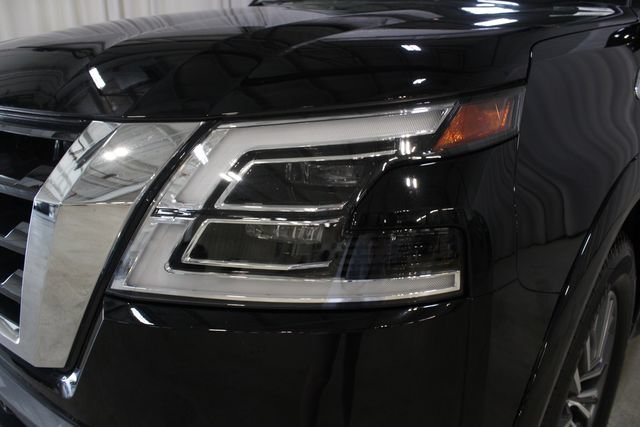 Used 2021 Nissan Armada SL w/ Captain's Chairs Package AWD/4WD image 38