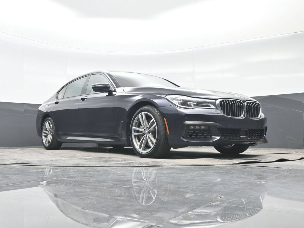 Used 2018 BMW 750i xDrive AWD/4WD image 36