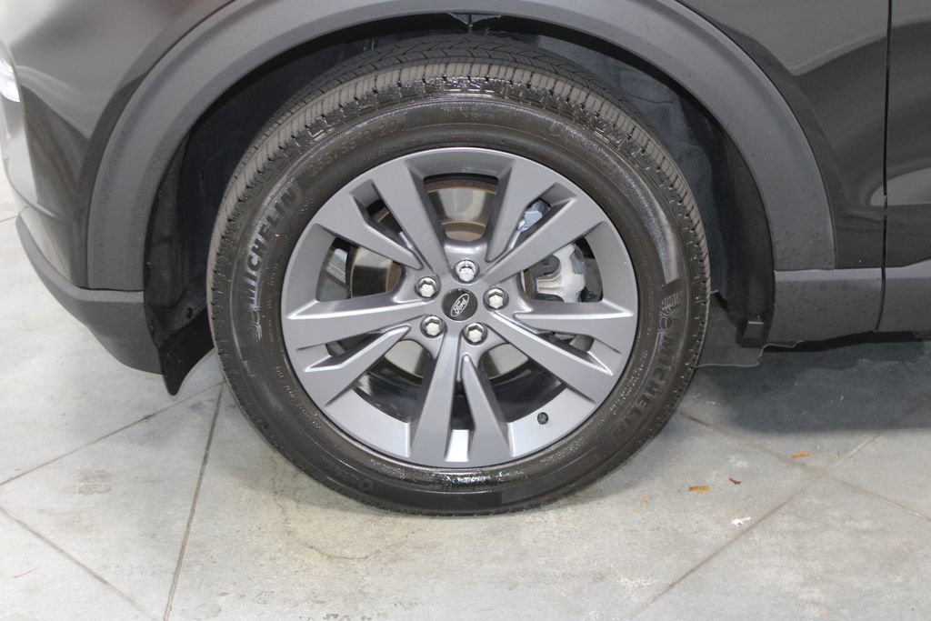 Used 2023 Ford Explorer XLT w/ Equipment Group 202A image 18