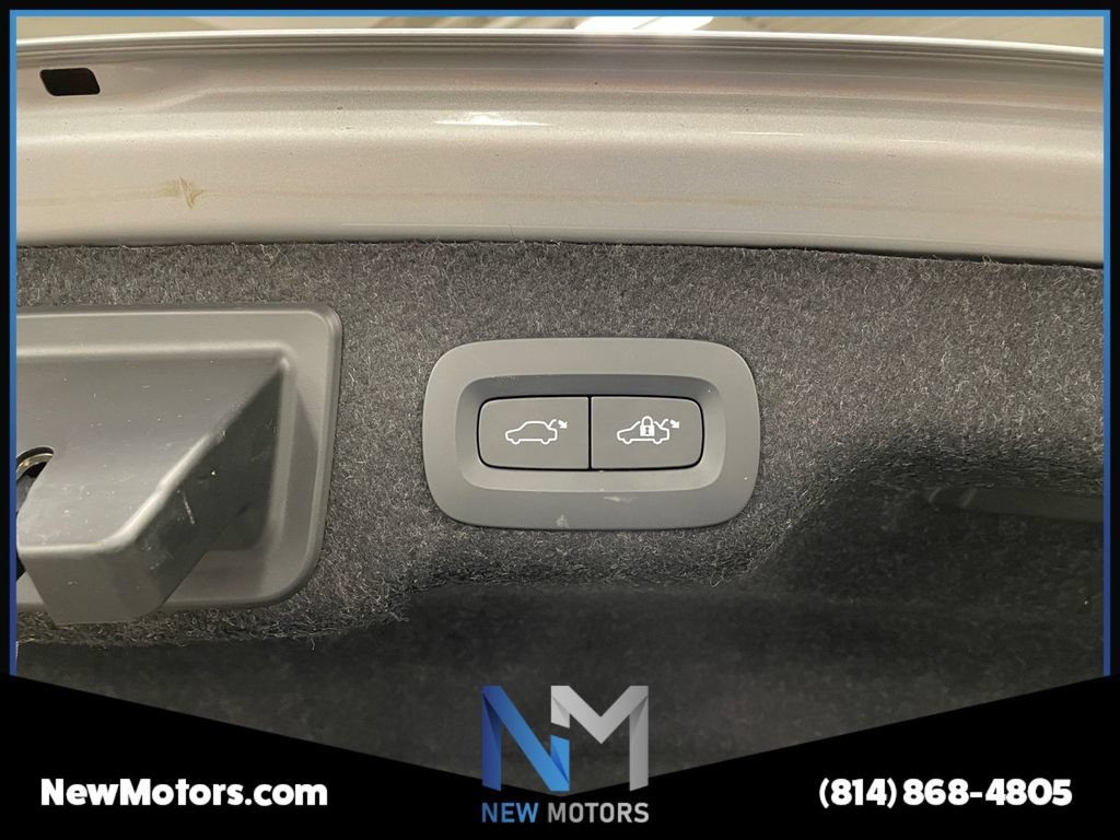 Used 2022 Volvo S90 B6 Inscription w/ Advanced Package AWD/4WD image 17