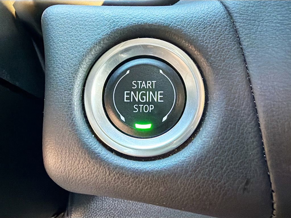 Used 2024 GMC Yukon SLT image 37