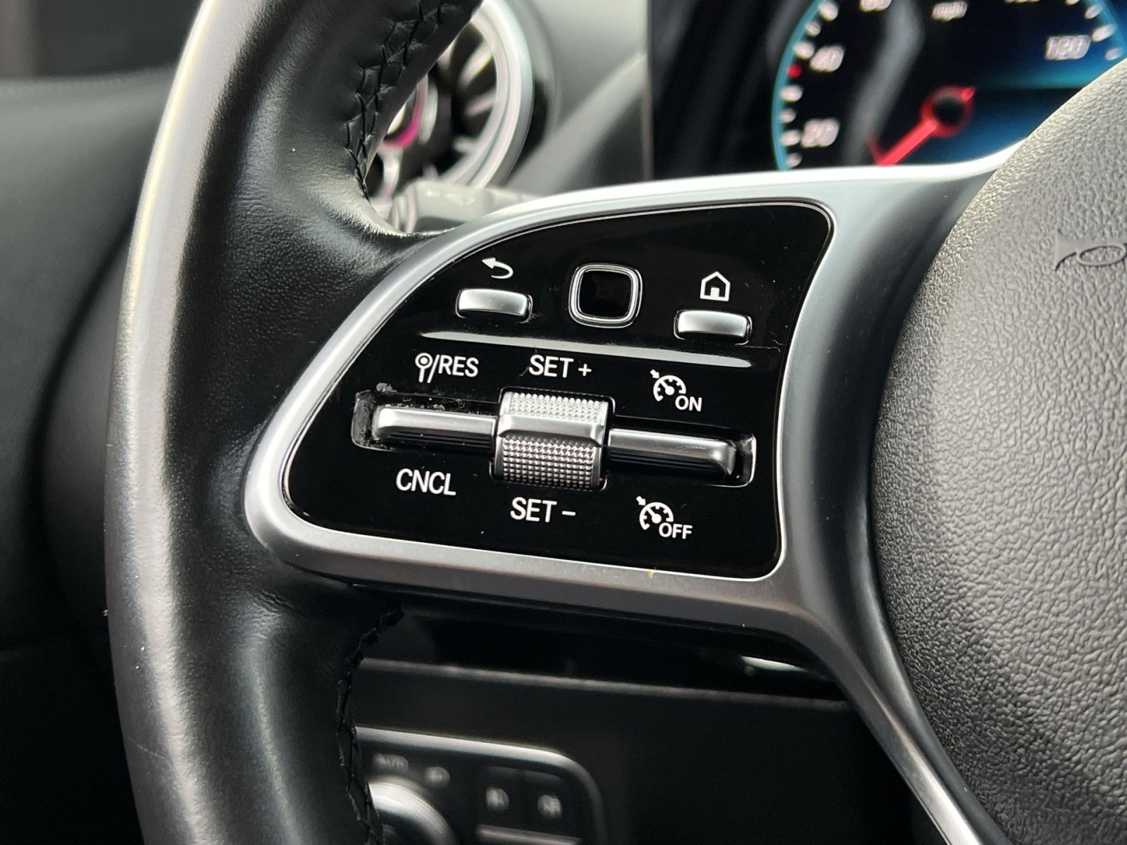 Certified 2022 Mercedes-Benz GLA 250 4MATIC image 30