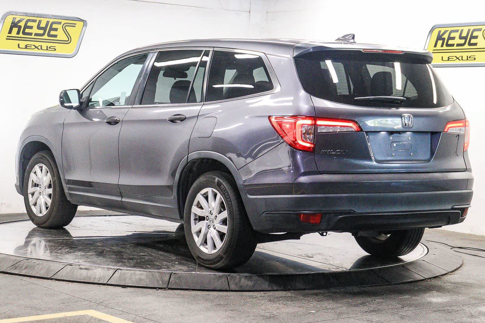 Used 2020 Honda Pilot LX image 2