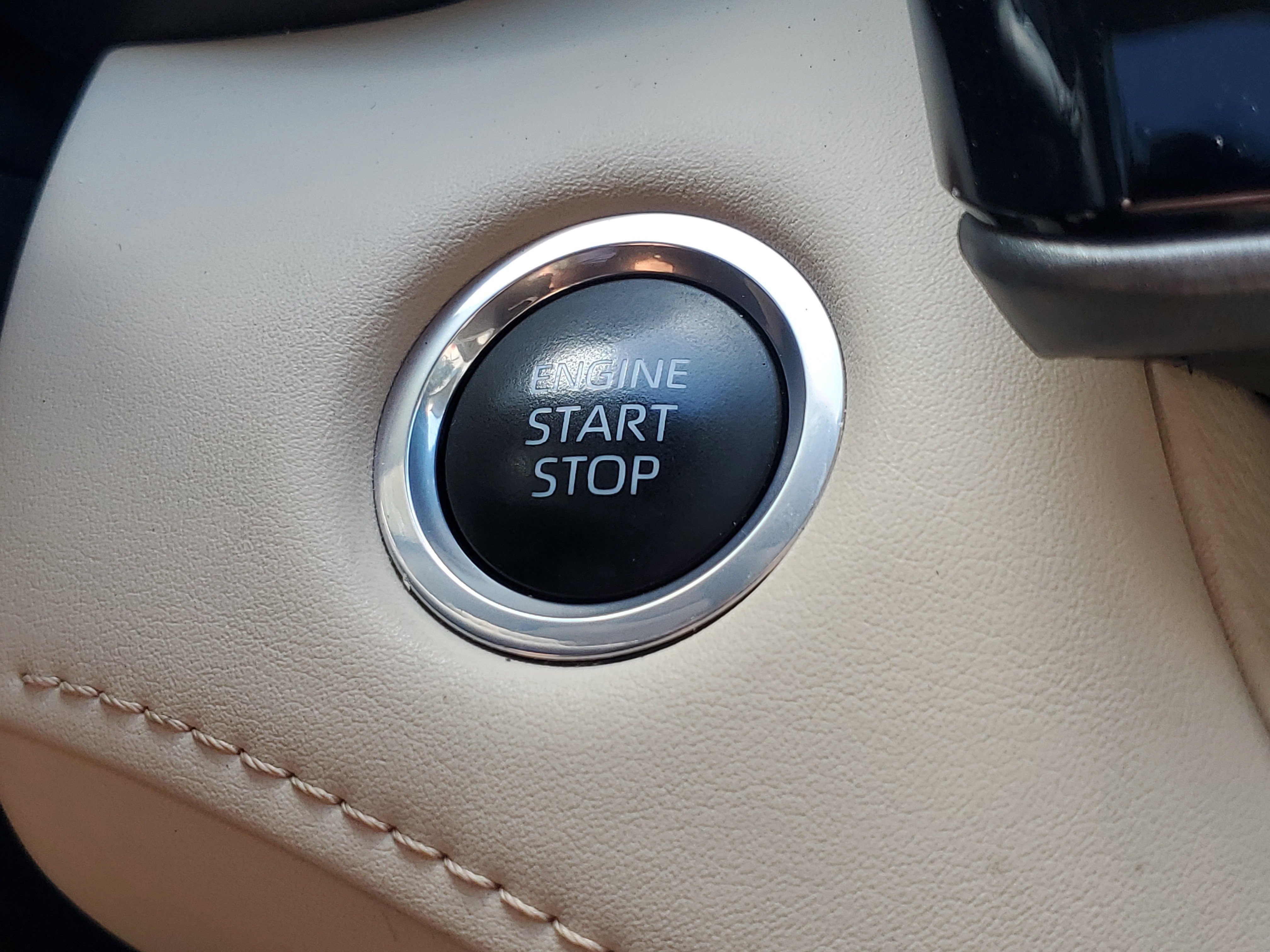 Used 2024 Toyota Highlander XLE image 33