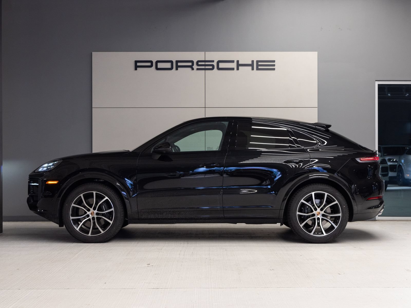 New 2026 Porsche Cayenne Coupe AWD/4WD image 2