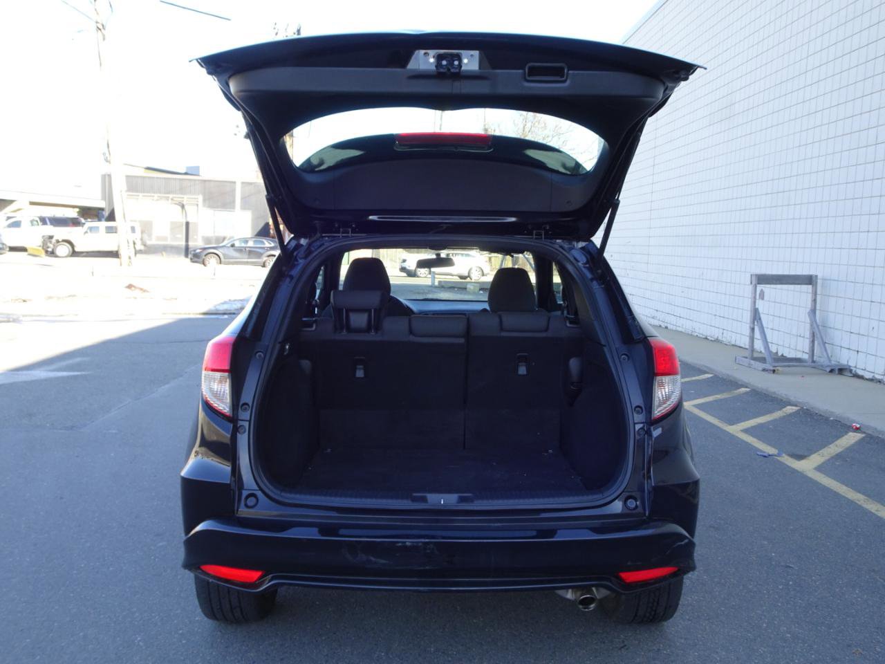 Used 2019 Honda HR-V Sport image 9