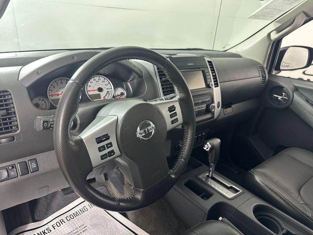 Used 2015 Nissan Xterra PRO-4X w/ Pro-4x Leather Package AWD/4WD image 15