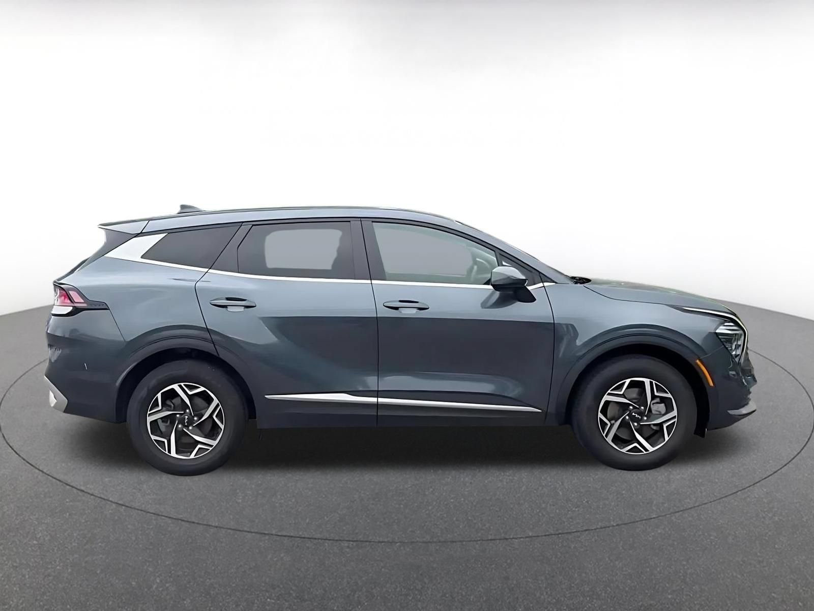 Used 2024 Kia Sportage LX AWD/4WD image 16