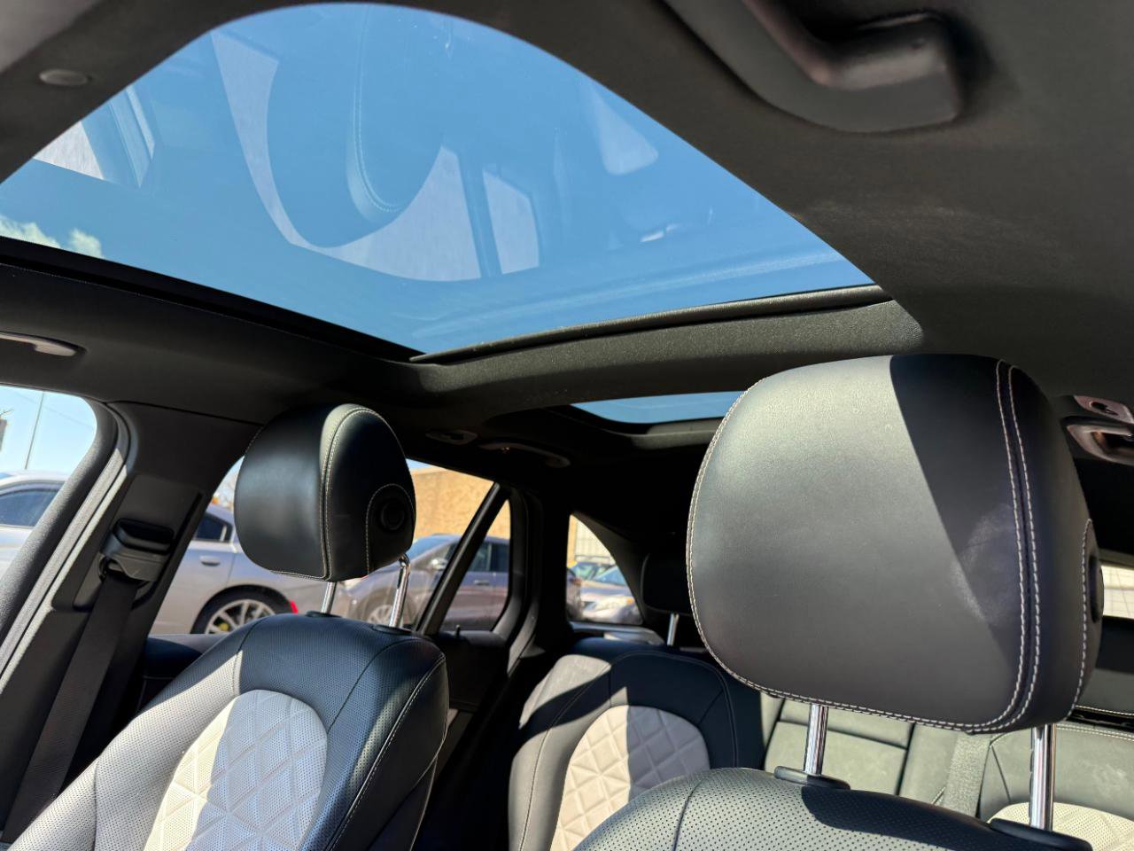 Used 2021 Mercedes-Benz GLC 300 4MATIC image 39