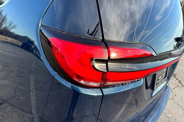 Used 2025 Chrysler Pacifica Select image 23