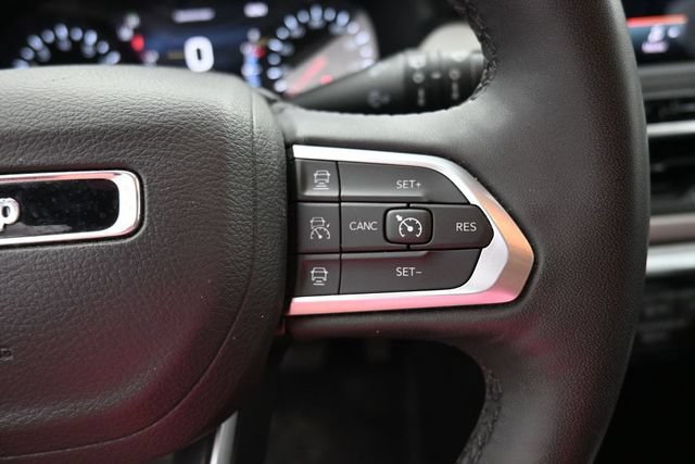 Used 2025 Jeep Compass Limited AWD/4WD image 24