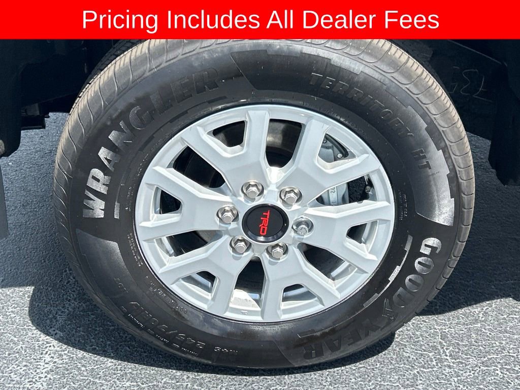 Used 2025 Toyota Tacoma SR5 AWD/4WD image 22