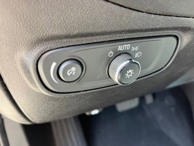 Used 2018 Chevrolet Equinox LS FWD image 13