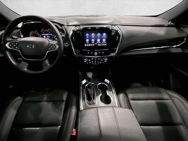 Used 2023 Chevrolet Traverse RS FWD image 16