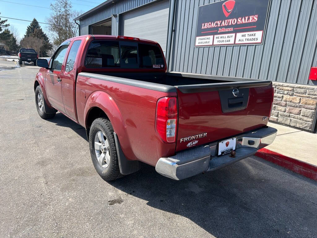 Used 2013 Nissan Frontier SV image 3