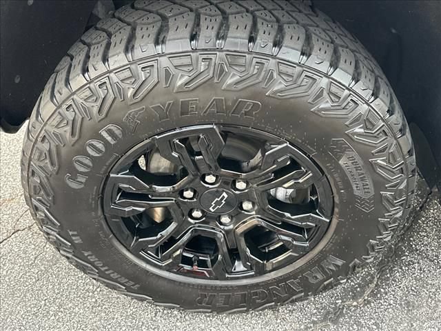 Certified 2023 Chevrolet Silverado 1500 ZR2 w/ Technology Package AWD/4WD image 39