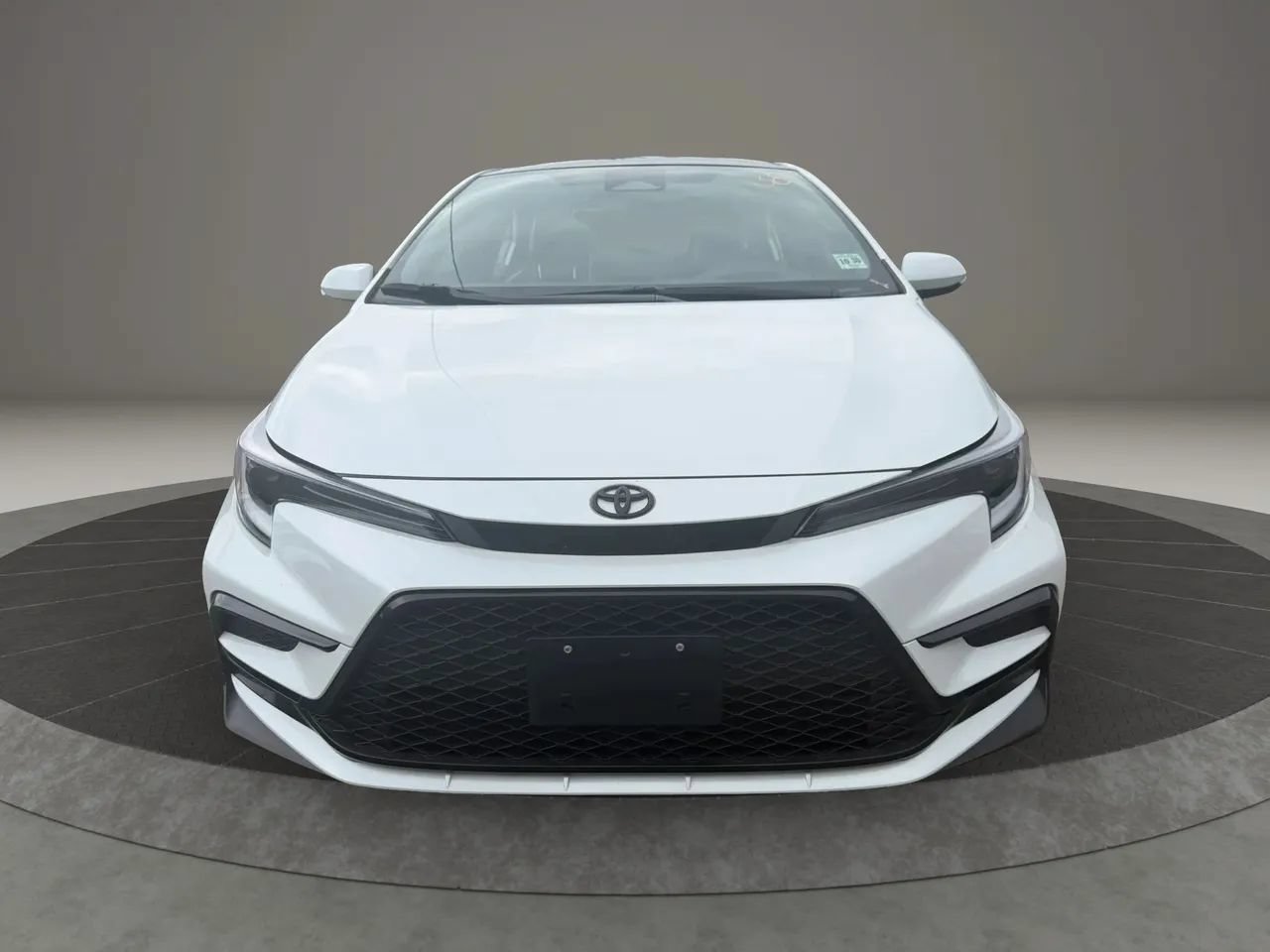Used 2025 Toyota Corolla XSE FWD image 2