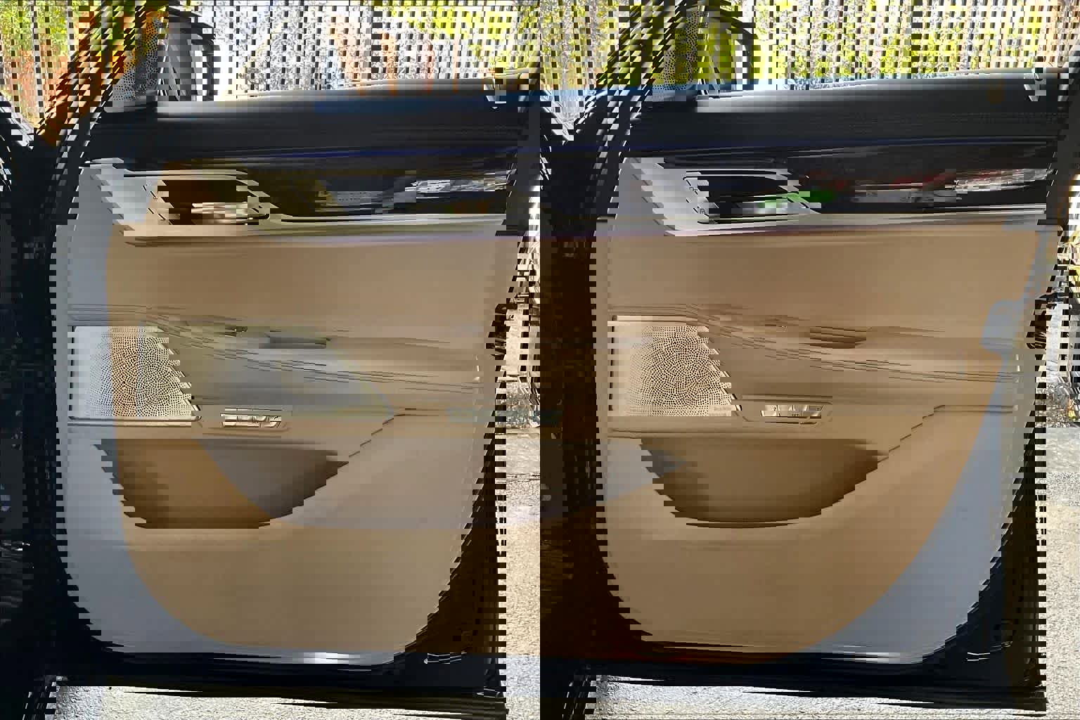 Used 2018 BMW 750i image 22