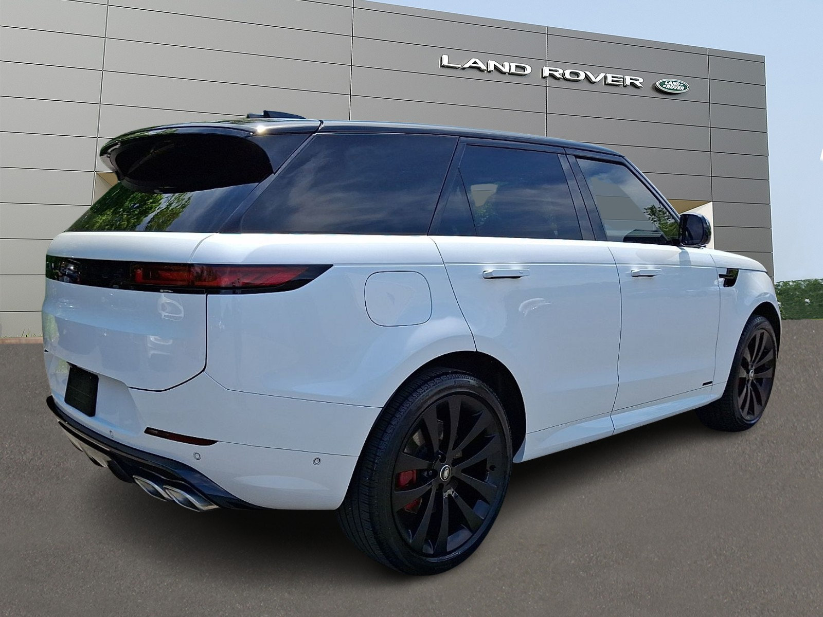 Used 2025 Land Rover Range Rover Sport Autobiography AWD/4WD image 2