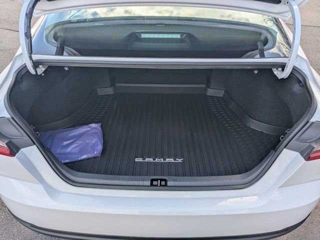 Used 2025 Toyota Camry LE w/ Convenience Package image 16