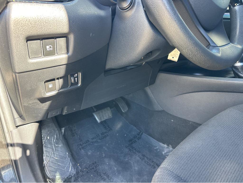 Used 2019 Toyota C-HR LE FWD image 29