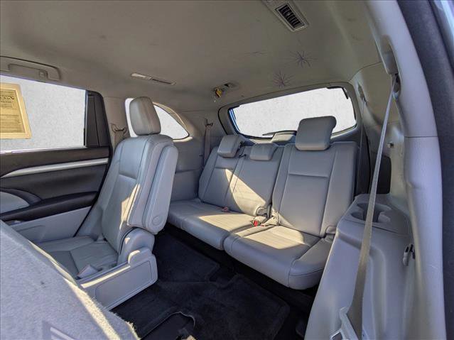 Used 2018 Toyota Highlander XLE image 22