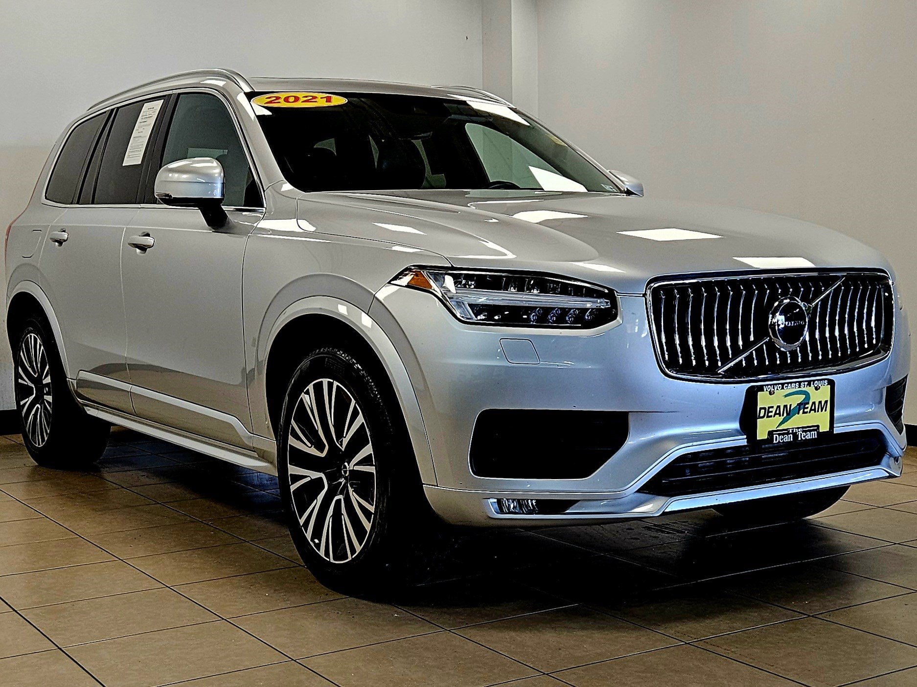 Used 2021 Volvo XC90 T6 Momentum w/ Protection Package Premier AWD/4WD image 3
